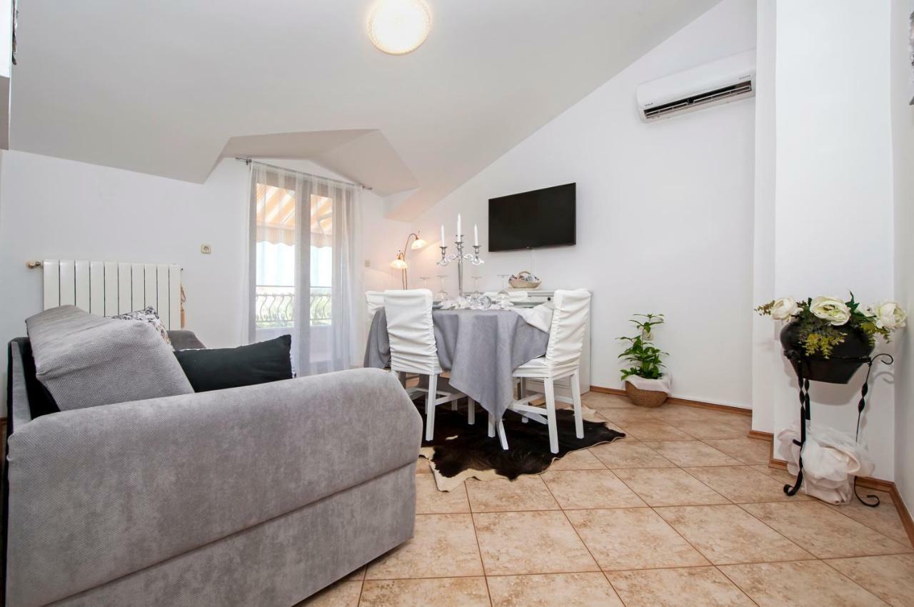 Apartment Len Ровінь Екстер'єр фото