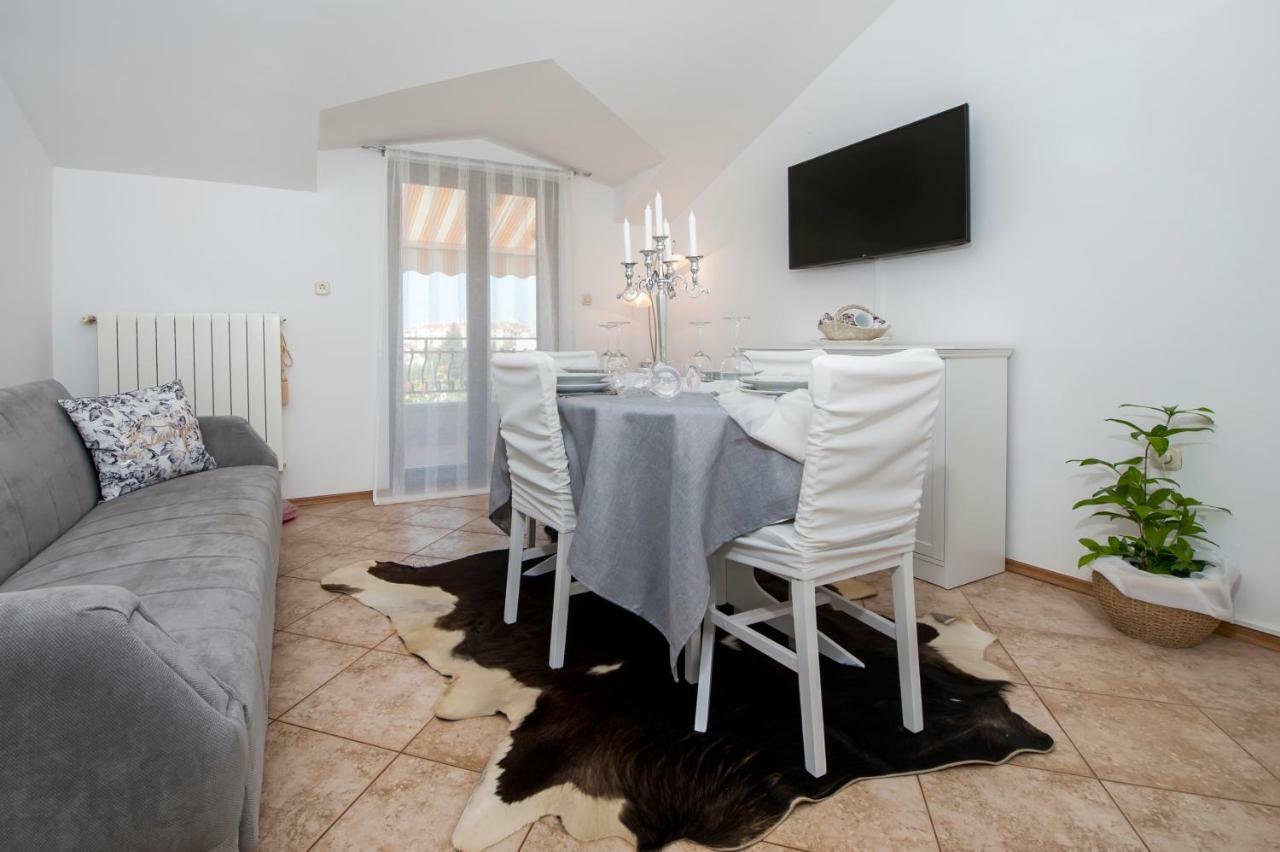Apartment Len Ровінь Екстер'єр фото